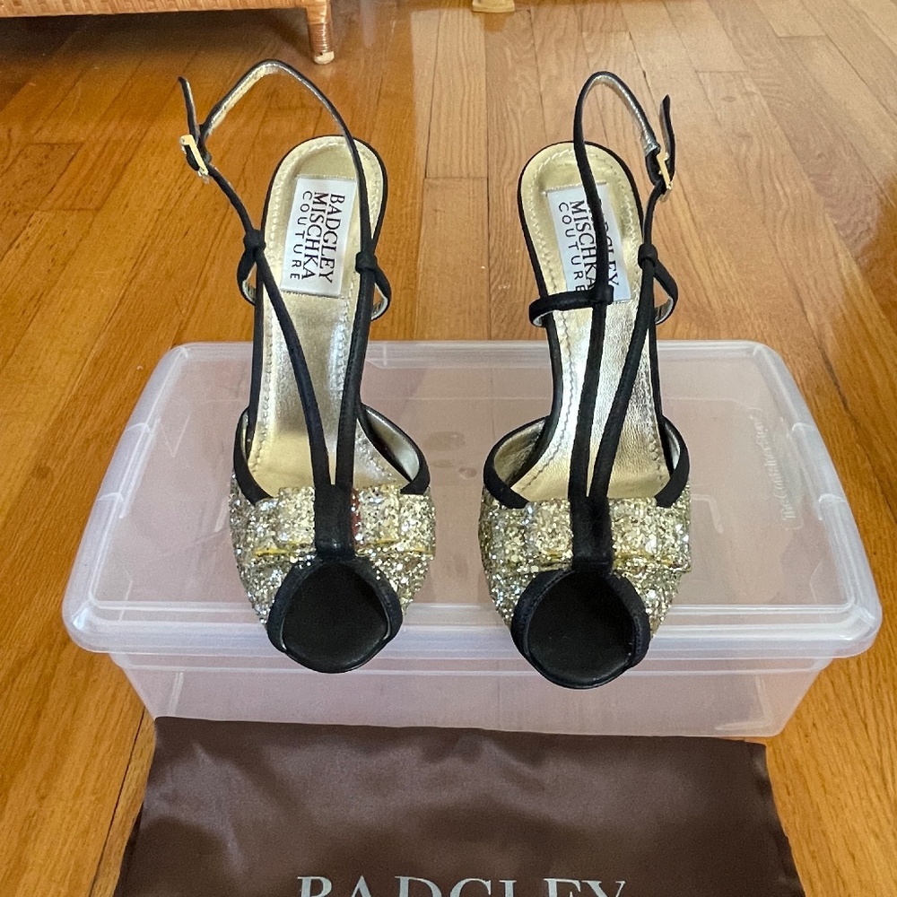 NWT Badgley Mischa Couture glitter bow heels